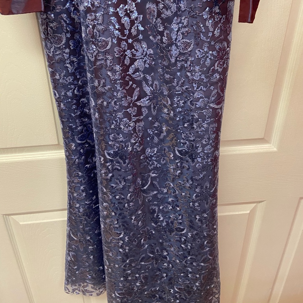 Elegant Sequence Gown with Jacket - Picture 4 of 13